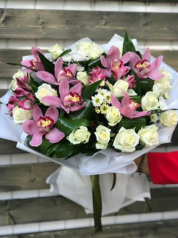 Букет цветов из: Розы и Хризантемы в Душоново