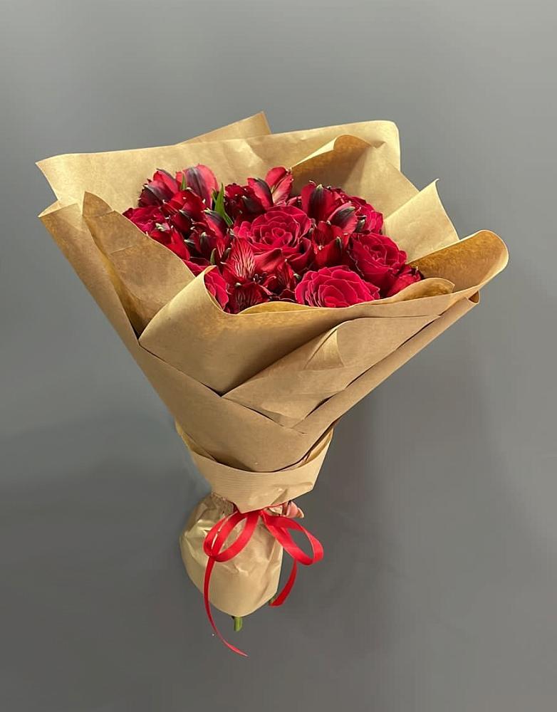 Букет цветов из: Альстромерии и Розы в Душоново