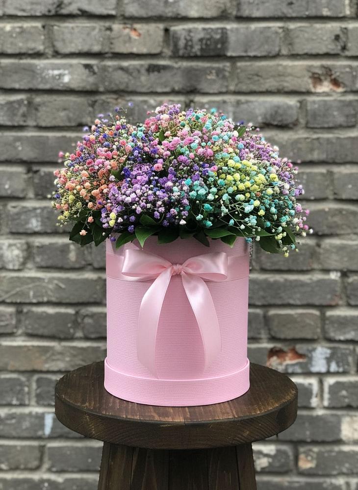 Цветочная композиция из Гипсофила и Розы в шляпной коробке в Душоново
