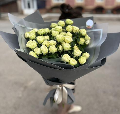 Букет Белые кустовые розы Солинеро в Душоново