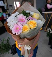 Букет цветов из:  Герберы, Розы и Хризантемы в Душоново