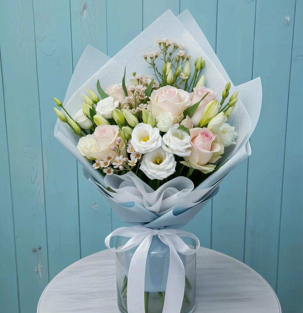 Букет цветов из: Розы и Лизиантусы в Душоново