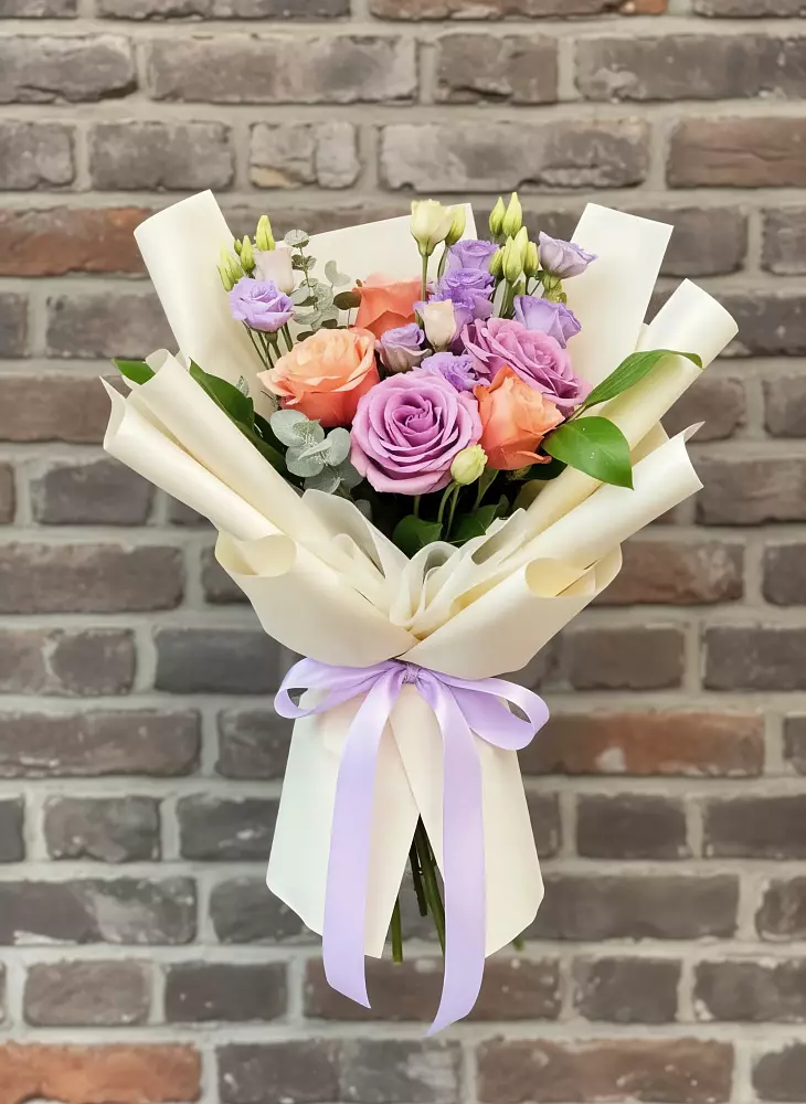 Букет цветов из: Лизиантусы и Розы в Душоново