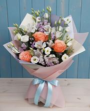 Букет цветов из:  Лизиантусы, Розы, Альстромерии и Гипсофила в Душоново