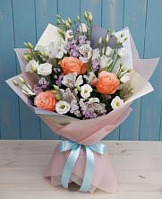 Букет цветов из:  Лизиантусы, Розы, Альстромерии и Гипсофила в Душоново