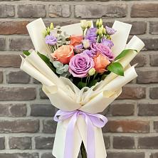 Букет цветов из:  Лизиантусы и Розы в Душоново