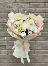 Букет цветов из:  Гвоздики, Розы, Лизиантусы и Хризантемы в Душоново