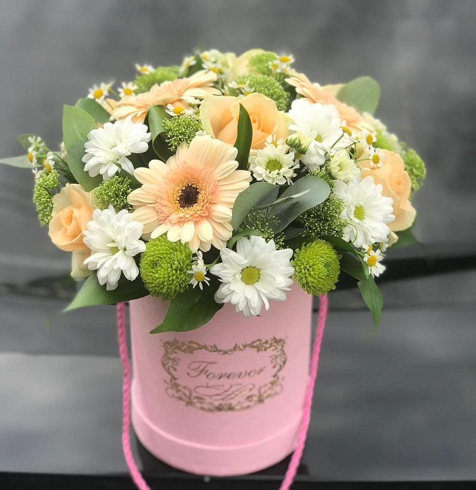 Цветочная композиция из Розы, Герберы и Хризантемы в шляпной коробке в Душоново