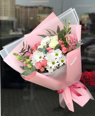 Букет цветов из: Розы, Лизиантусы и Хризантемы в Душоново
