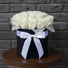 Цветочная композиция из Розы в шляпной коробке в Душоново